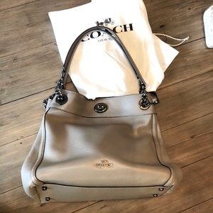 Coach leather shoulder bag